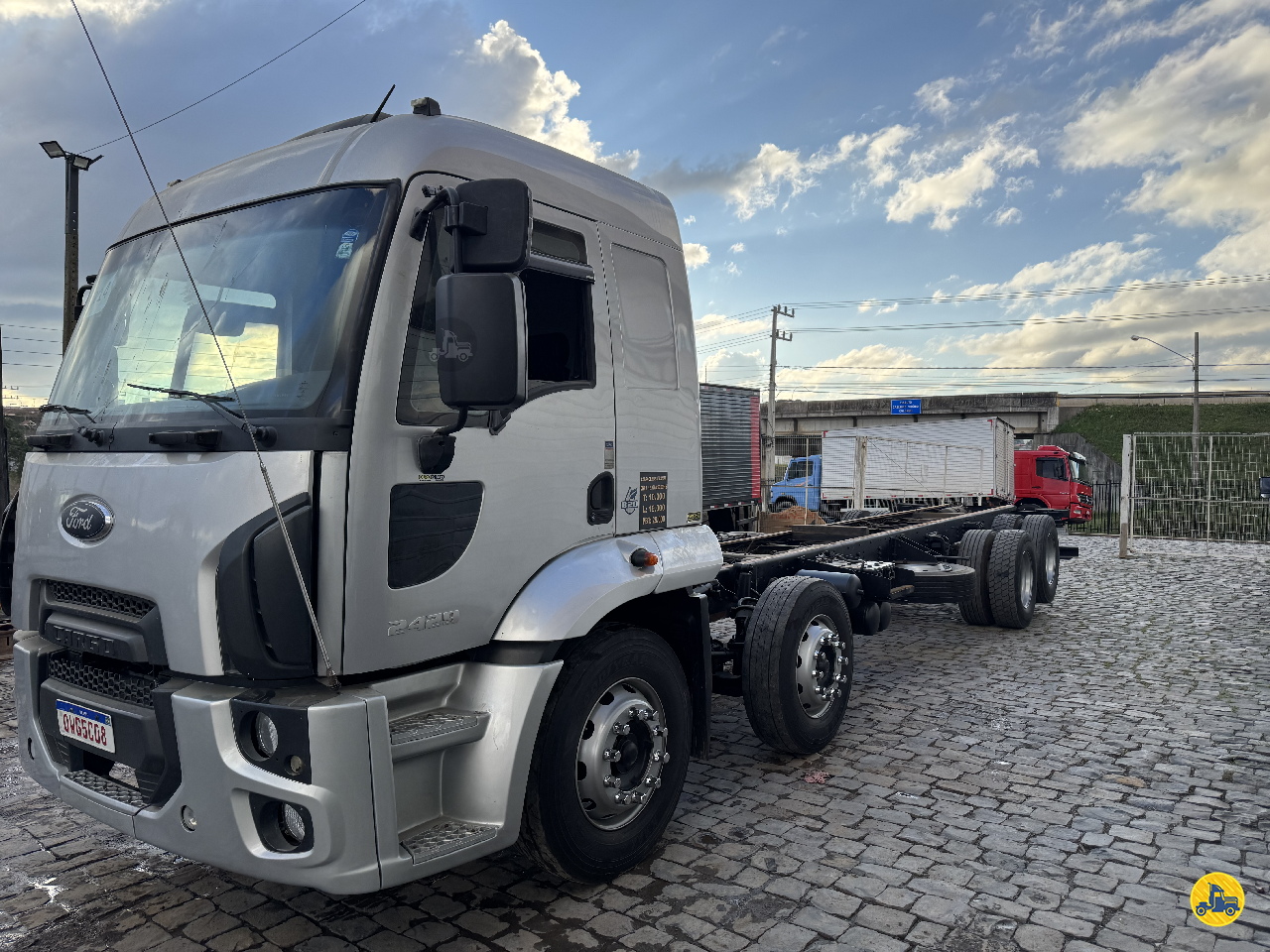 CAMINHAO FORD CARGO 2429 Chassis BiTruck 8x2 Ouro Preto Caminhões LAGES SANTA CATARINA SC